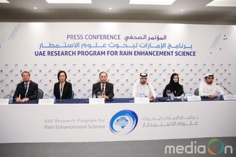아랍에미리트 인공강우 프로그램의 1차 주기 수상자들, 제3회 국제 인공강우 포럼서 우수한 최종 연구결과 발표
