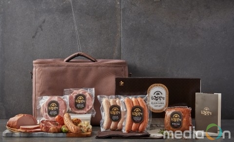 CJ제일제당, 프리미엄 수제 햄 선물세트 ‘The더건강한 블랙라벨’ 세트 출시